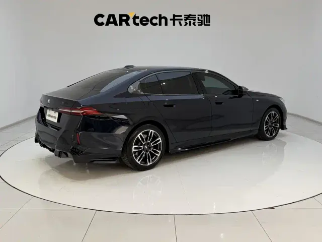 BMW BMW 5 Series 2024 525Li M Sport Package — Фото автомобиля 5