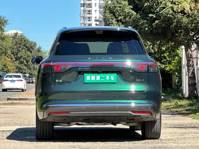 Aito M8 — Фото автомобиля 5