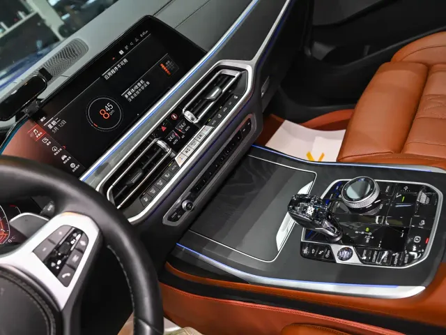 BMW X7 — Фото автомобиля 15