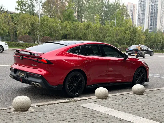 Changan UNI-V — Фото автомобиля 3