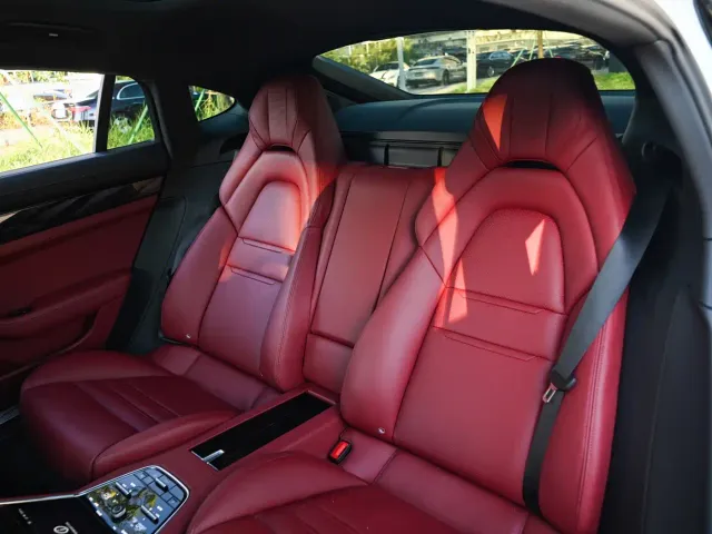 Porsche Panamera — Фото автомобиля 11