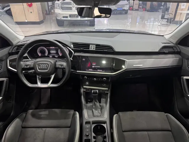 Audi Q3 — Фото автомобиля 11