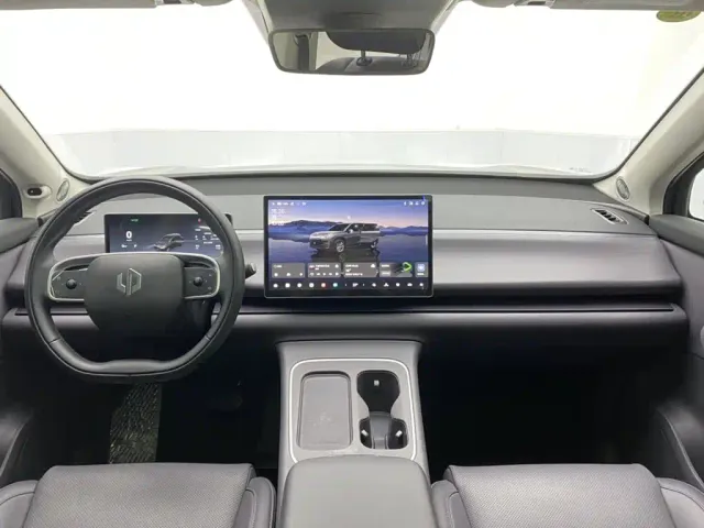 Leapmotor C10 — Фото автомобиля 13