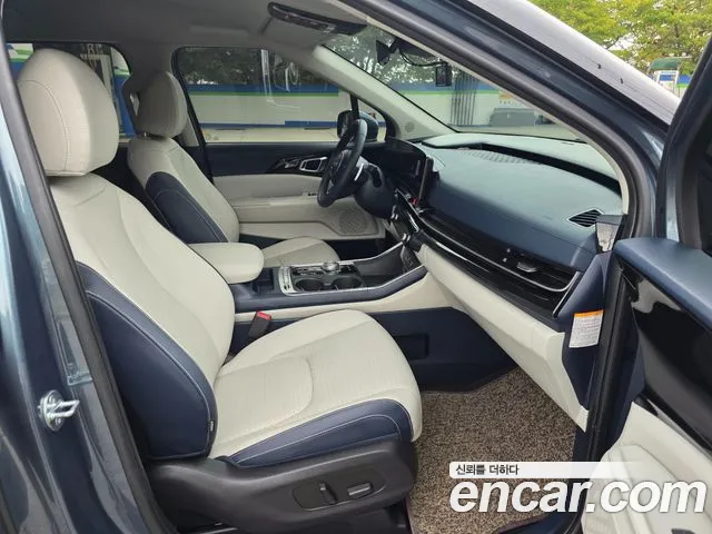 Kia Canival — Фото автомобиля 8
