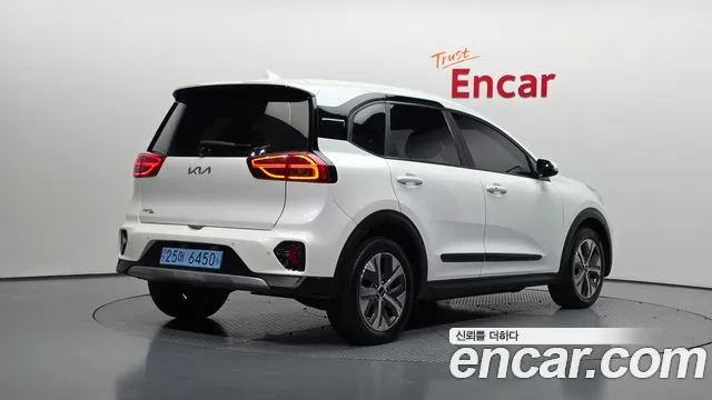 Kia Niro — Фото автомобиля 2