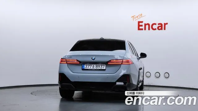 BMW 5-Series 5 серия (G60) 530i xDrive M Sport — Фото автомобиля 4