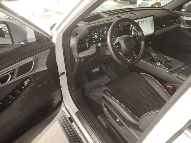 GAC Trumpchi GS8 — Фото автомобиля 15