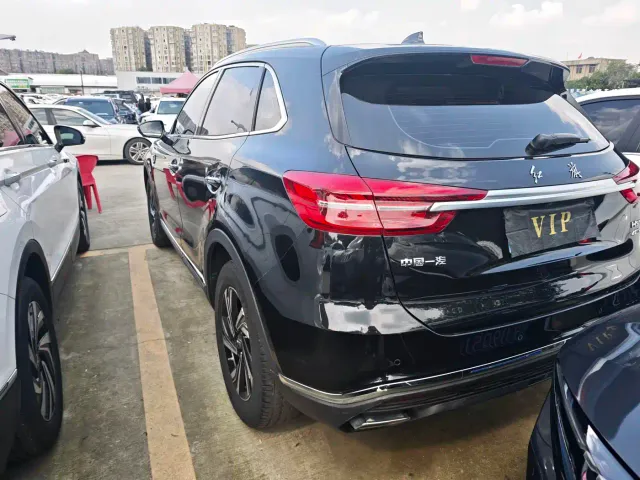 Hongqi HS5 — Фото автомобиля 16