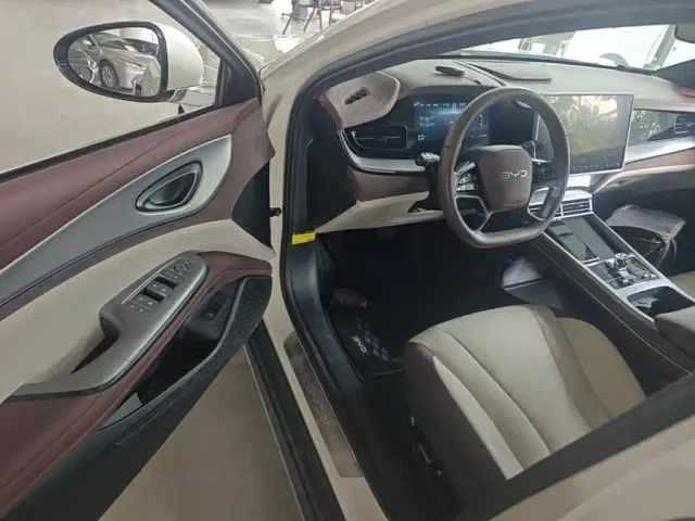 BYD Seal 07 DM-i — Фото автомобиля 11