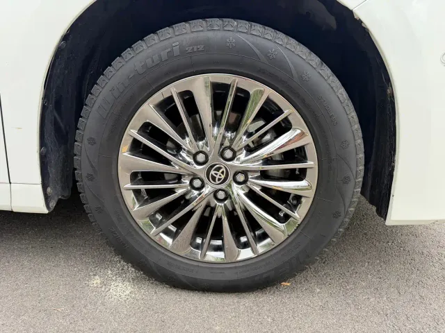 Toyota Alphard — Фото автомобиля 4