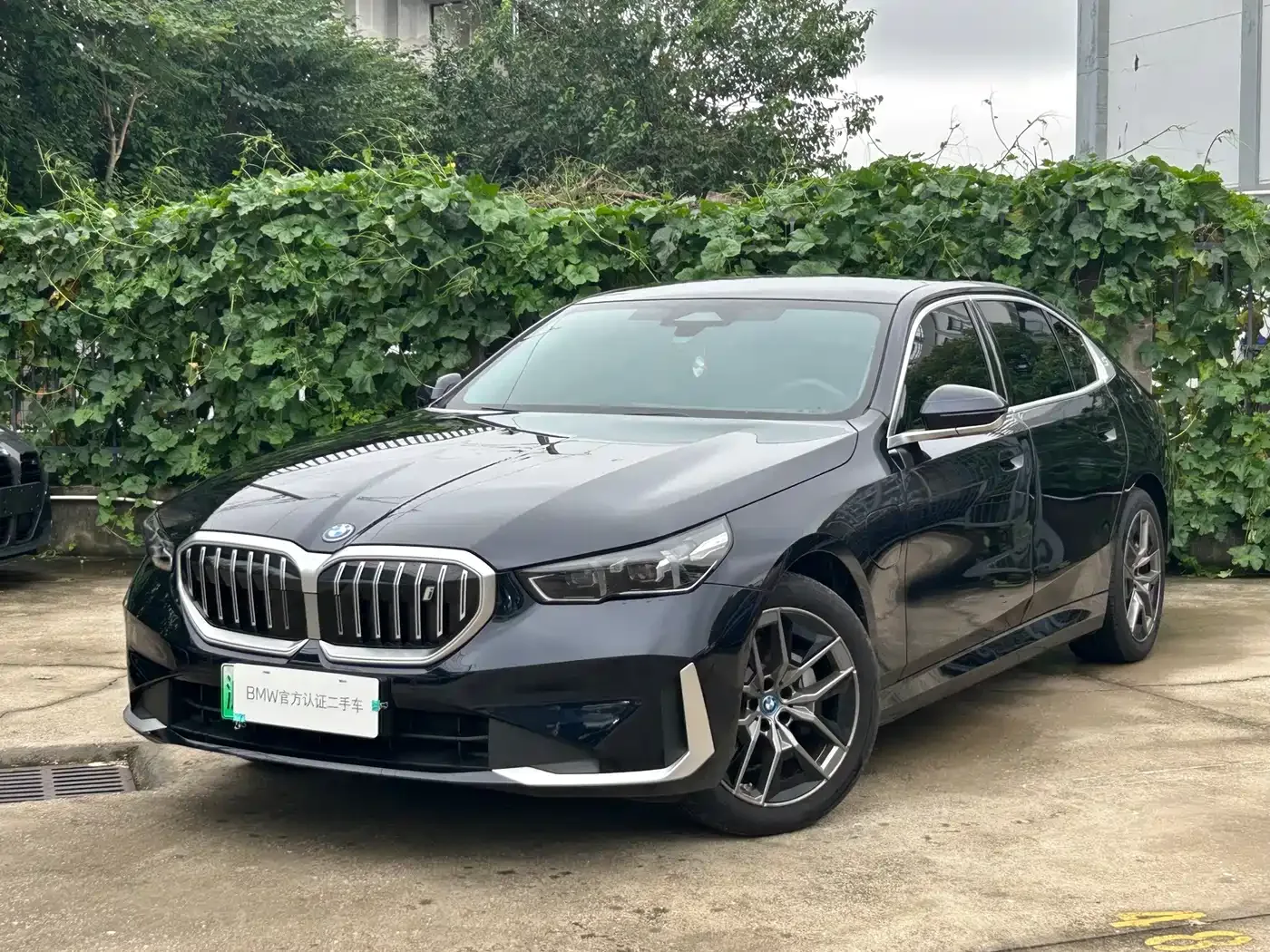 Фотография автомобиля — BMW BMW i5