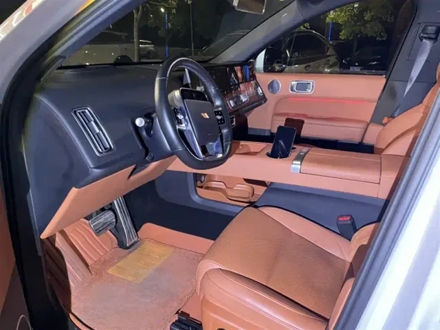 Li Auto L6 — Фото автомобиля 5