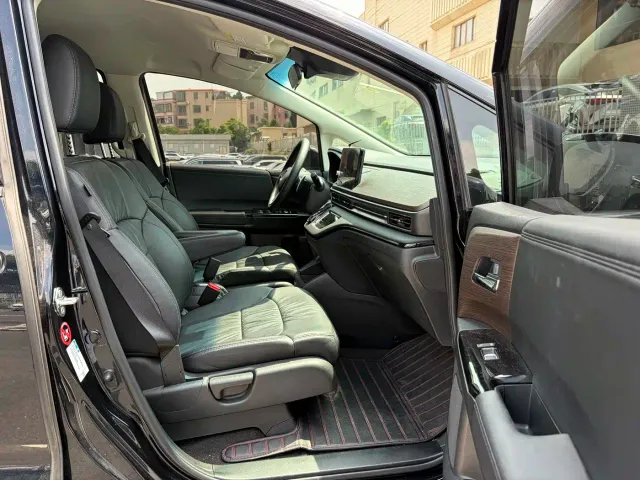 Honda Odyssey — Фото автомобиля 12