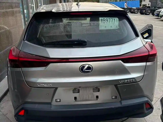 Lexus UX — Фото автомобиля 5