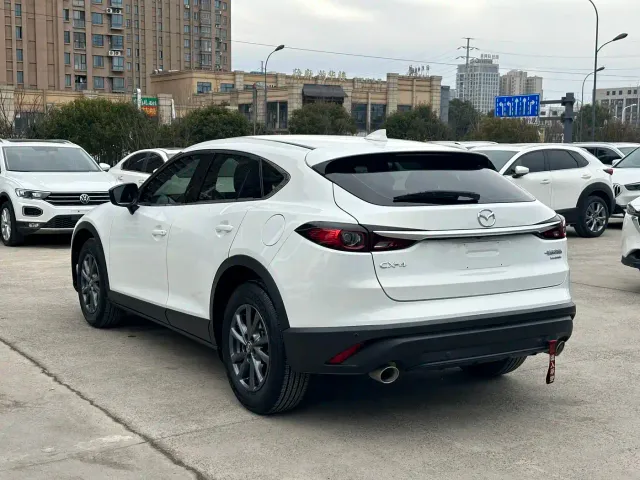 Mazda CX-4 — Фото автомобиля 7