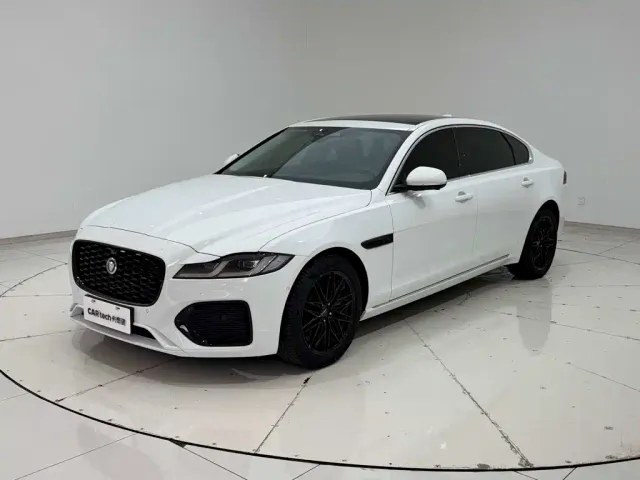 Jaguar XFL — Фото автомобиля 18