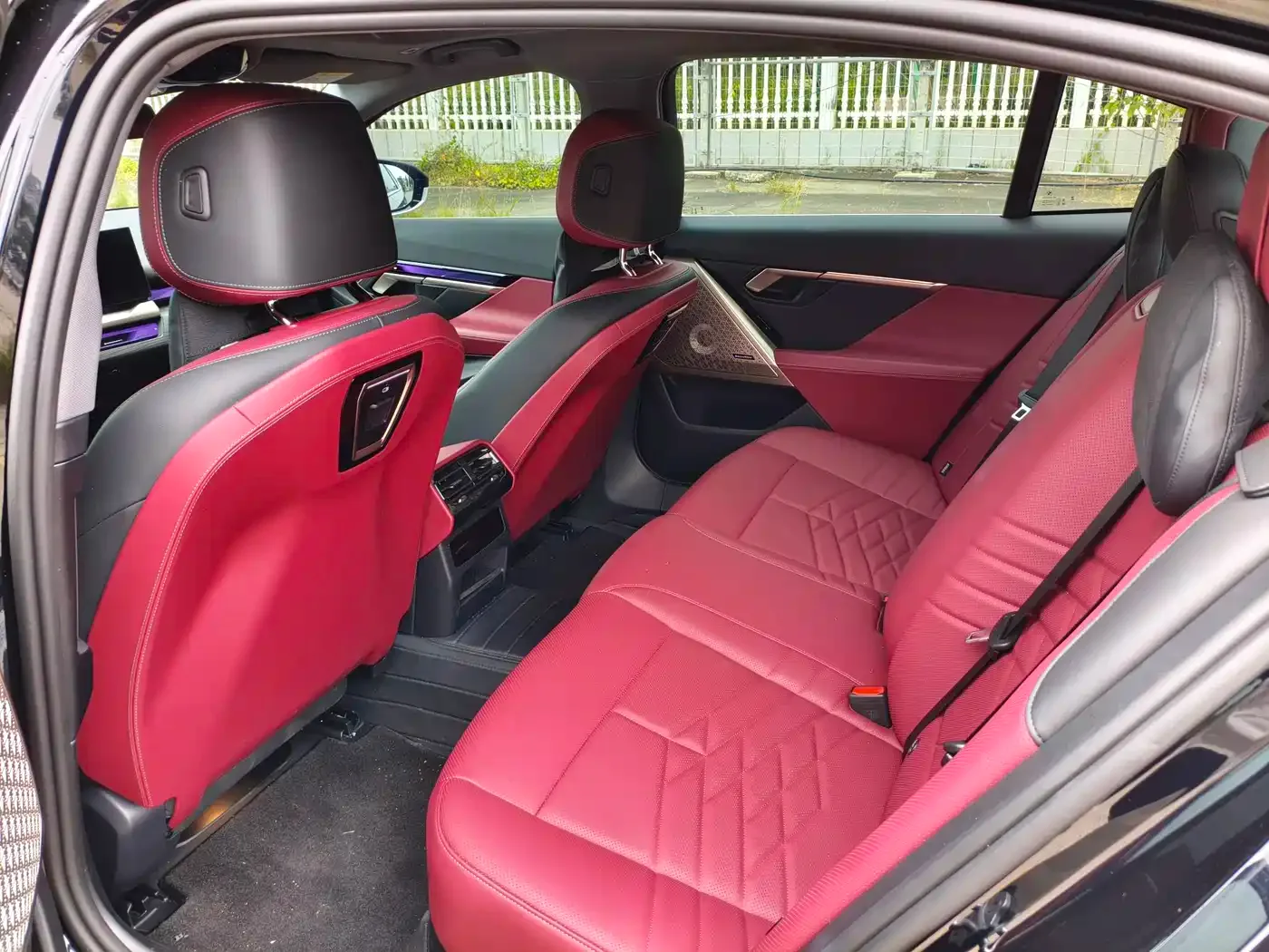 BMW BMW 5 Series 2025 530Li Premium M Sport Package — Фото автомобиля 5