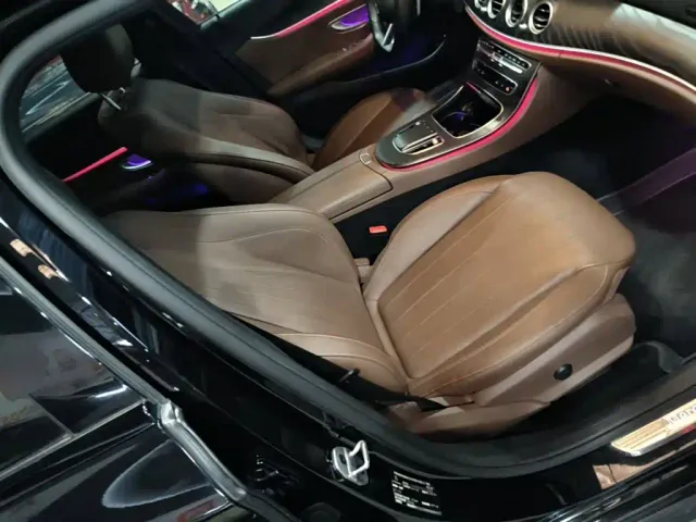 Mercedes-Benz E-Class — Фото автомобиля 24