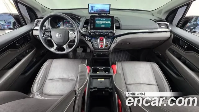 Honda Odyssey — Фото автомобиля 10