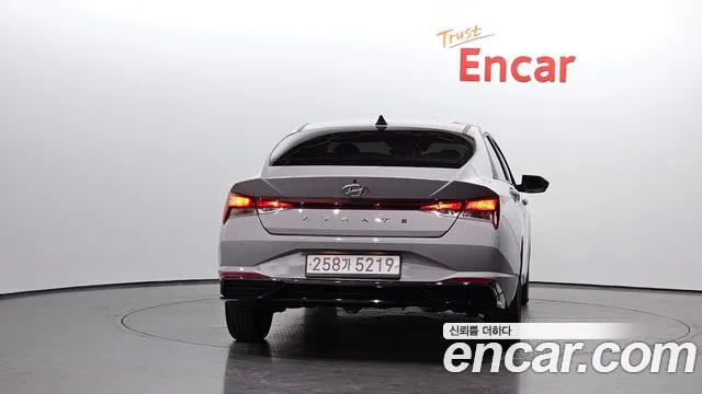 Hyundai Avante CN7 — Фото автомобиля 4