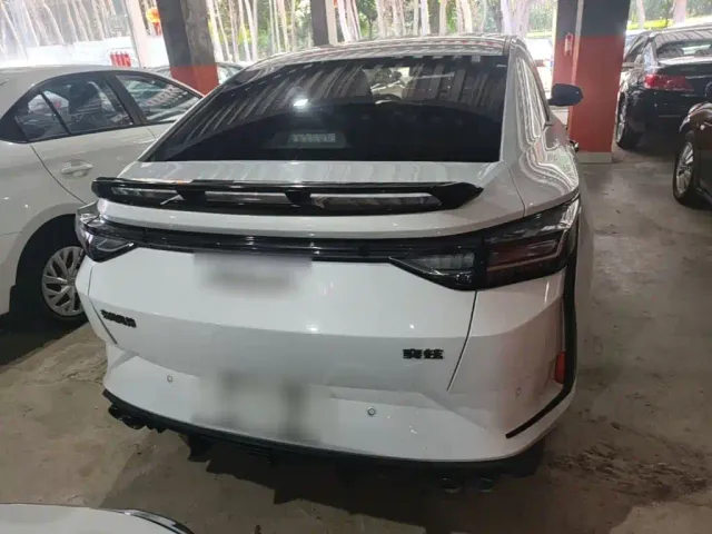 Dongfeng Yixuan — Фото автомобиля 5