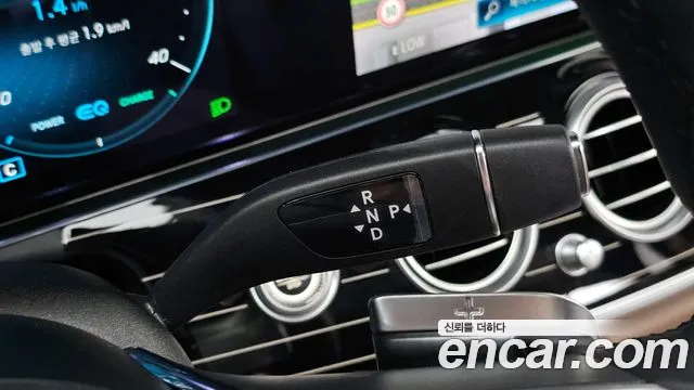Mercedes-Benz E-Class — Фото автомобиля 9