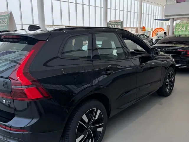 Volvo XC60 — Фото автомобиля 13