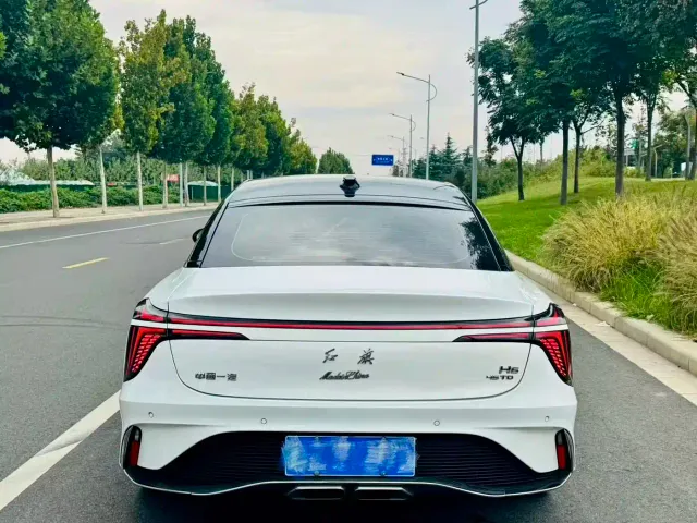 Hongqi H6 — Фото автомобиля 8