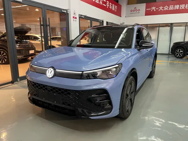Фотография автомобиля — Volkswagen Tiguan L