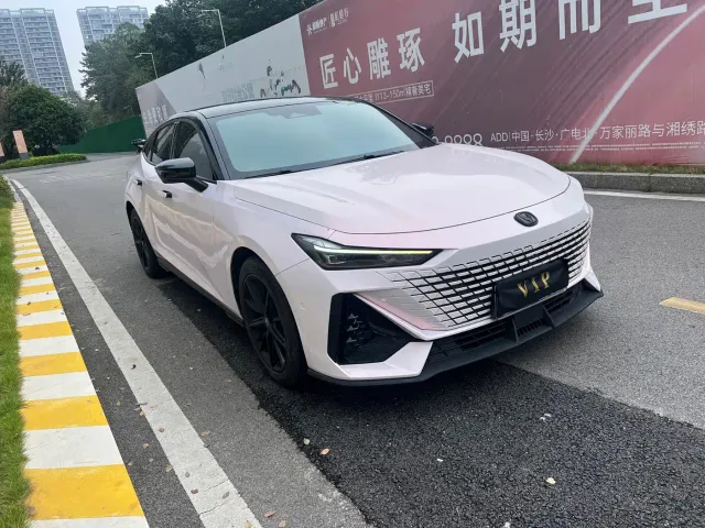 Changan UNI-V — Фото автомобиля 3