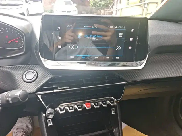 Peugeot 2008 — Фото автомобиля 12