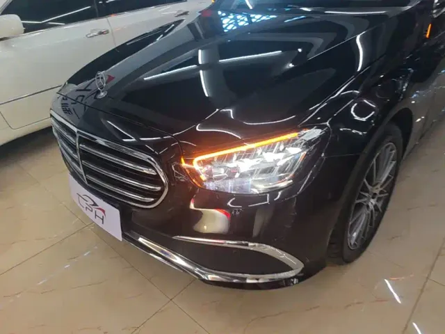 Mercedes-Benz E-Class — Фото автомобиля 23