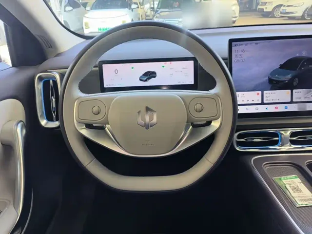 Leapmotor B01 — Фото автомобиля 10