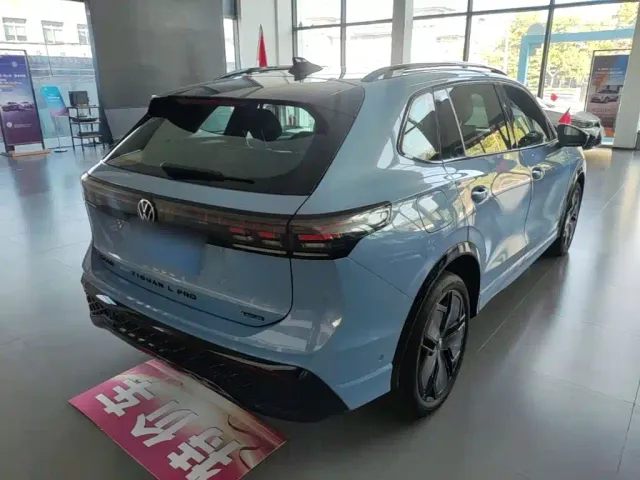 Volkswagen Tiguan L — Фото автомобиля 6