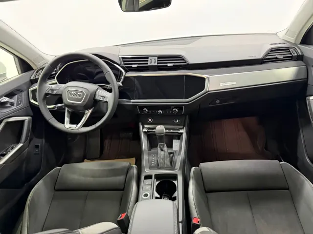 Audi Q3 — Фото автомобиля 11