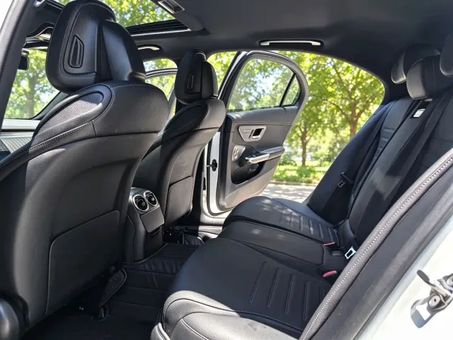 Mercedes-Benz C-Class — Фото автомобиля 10