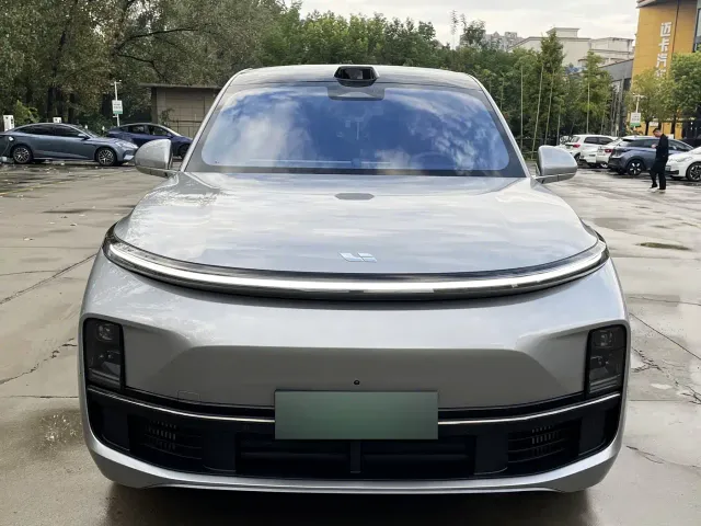 Li Auto L9 — Фото автомобиля 2