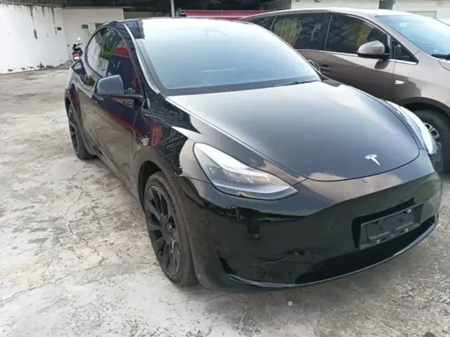 Tesla Model Y — Фото автомобиля 3