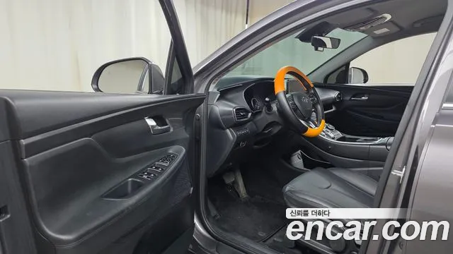 Hyundai Santafe — Фото автомобиля 9