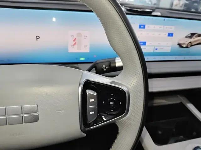 Geely Galaxy E8 — Фото автомобиля 13