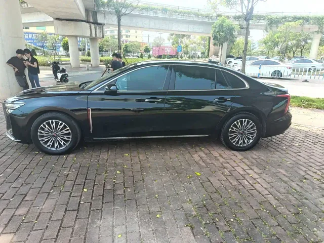 Hongqi H5 — Фото автомобиля 3