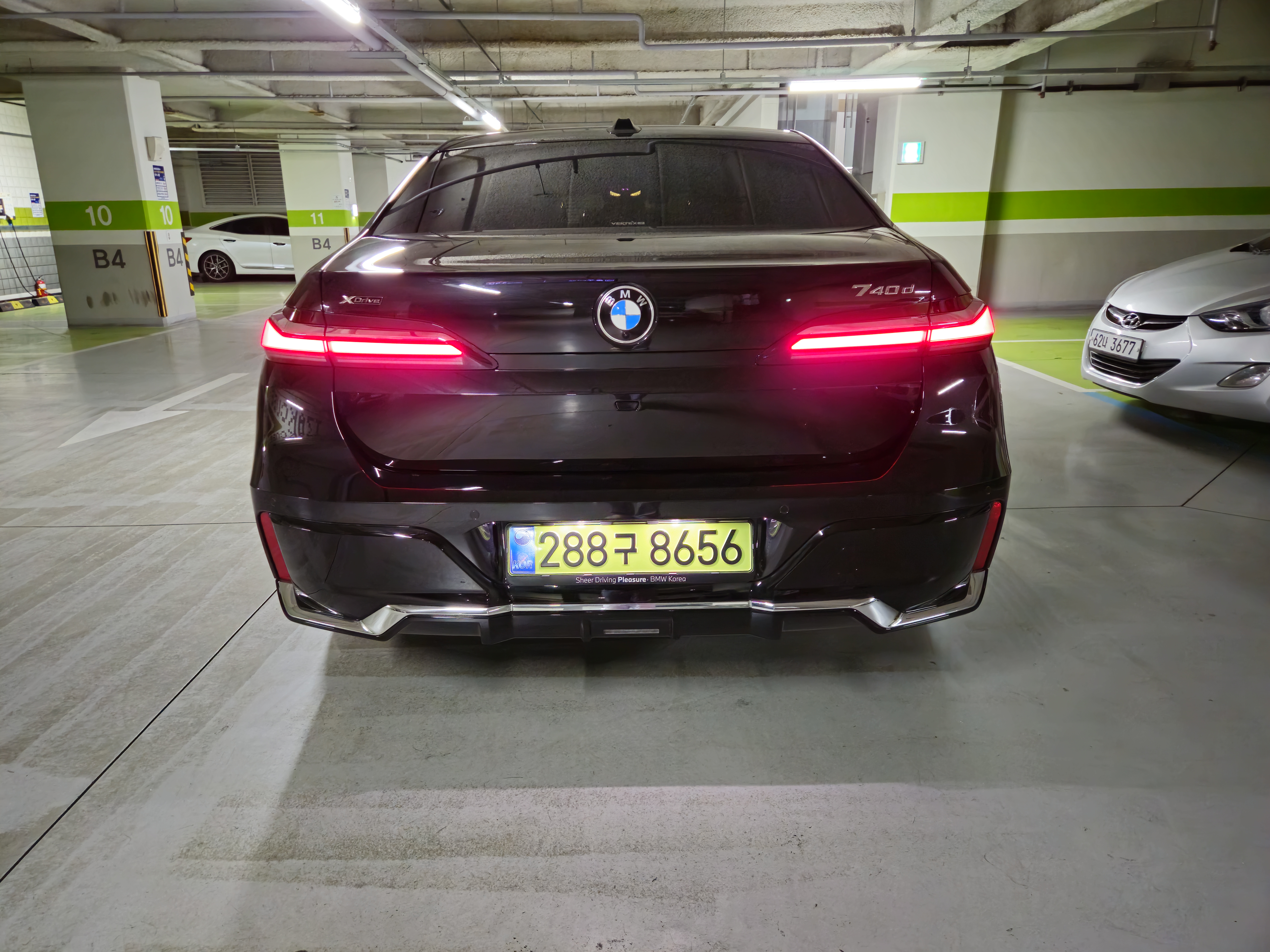 BMW 7 Series G70 — Фото автомобиля 2