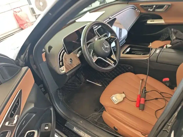 Mercedes-Benz E-Class — Фото автомобиля 14