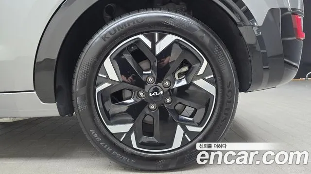 Kia Niro — Фото автомобиля 17