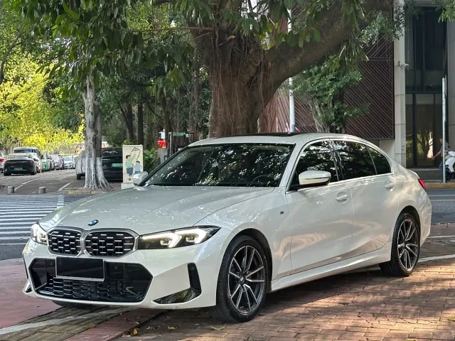 Фотография автомобиля — BMW 3 Series