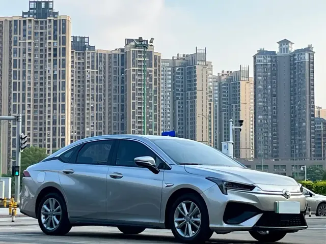 Aion AION S 2022 Mei 580 — Фото автомобиля 3