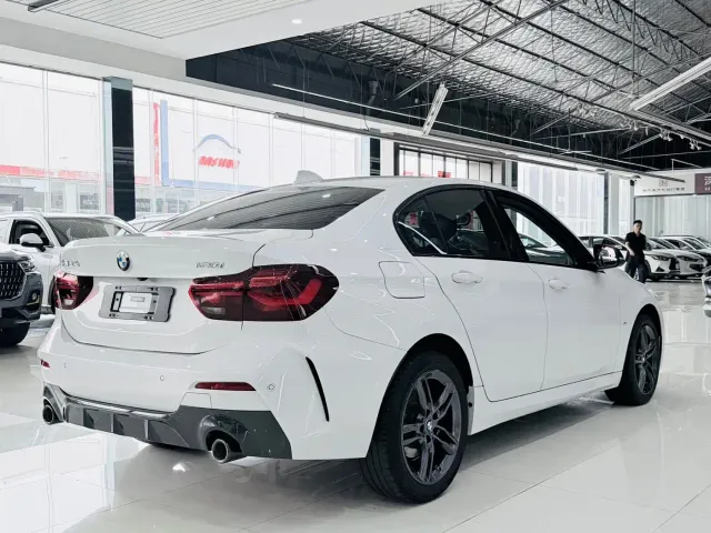 BMW 1 Series — Фото автомобиля 12