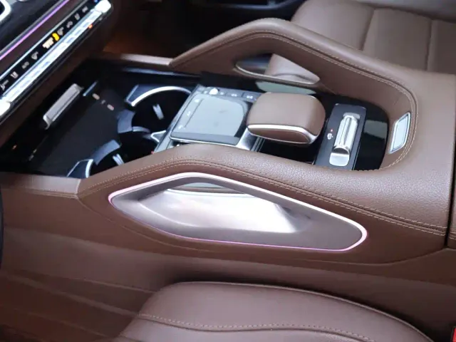 Mercedes-Benz GLE-Class — Фото автомобиля 12