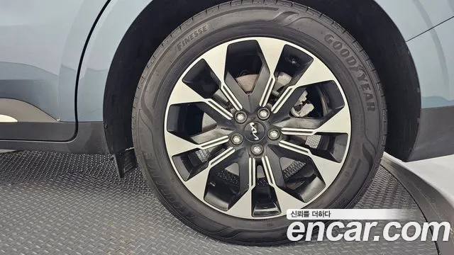 Kia Carnival Generation 4 — Фото автомобиля 6