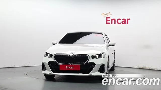 BMW 5 Series G60 — Фото автомобиля 2